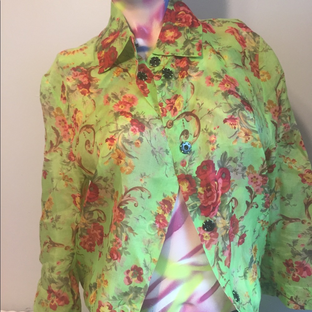 Gorgeous vintage D&G top!